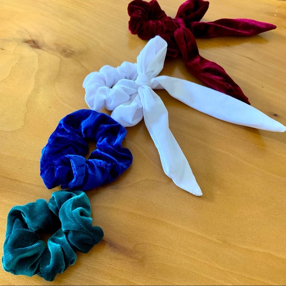 ✨ NWOT Velvet Scrunchies 4pk - Picture 2 of 7